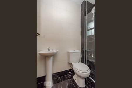 Apartamento para alugar com 220m², 4 quartos e 6 vagas Apartamento para alugar com 220m², 4 quartos e 6 vagasBanheiro de Serviço