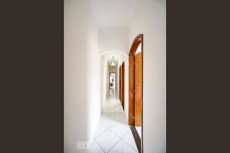 Casa à venda com 240m², 3 quartos e 2 vagasCorredor quartos