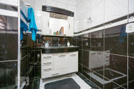 Casa à venda com 240m², 3 quartos e 2 vagasBanheiro da suíte 01