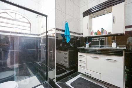 Casa à venda com 240m², 3 quartos e 2 vagasBanheiro da suíte 01