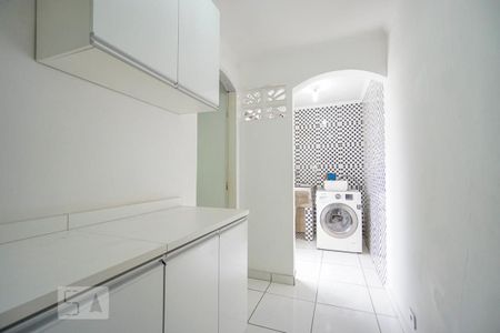 Casa à venda com 240m², 3 quartos e 2 vagasÁrea de serviço