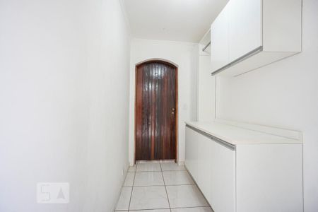 Casa à venda com 240m², 3 quartos e 2 vagasÁrea de serviço