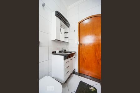 Casa à venda com 240m², 3 quartos e 2 vagasBanheiro social