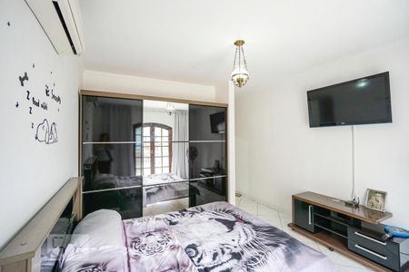 Casa à venda com 240m², 3 quartos e 2 vagasSuíte 01