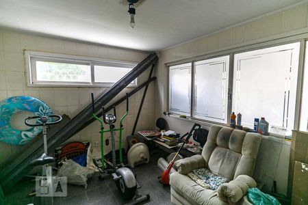 Casa à venda com 345m², 5 quartos e 6 vagas Casa à venda com 345m², 5 quartos e 6 vagasDepósito