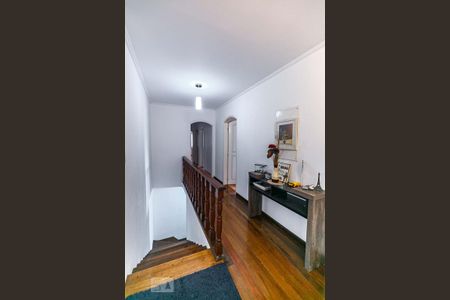 Casa à venda com 345m², 5 quartos e 6 vagas Casa à venda com 345m², 5 quartos e 6 vagasCorredor