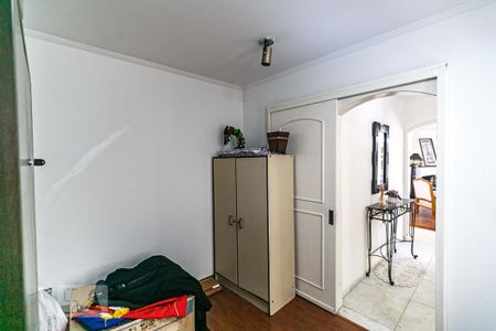 Casa à venda com 345m², 5 quartos e 6 vagas Casa à venda com 345m², 5 quartos e 6 vagasQuarto 2