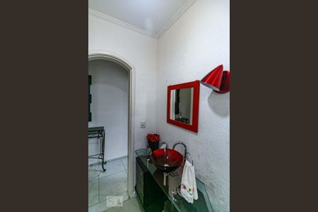 Casa à venda com 345m², 5 quartos e 6 vagas Casa à venda com 345m², 5 quartos e 6 vagasLavabo