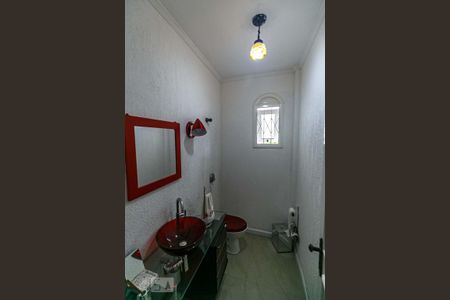 Casa à venda com 345m², 5 quartos e 6 vagas Casa à venda com 345m², 5 quartos e 6 vagasLavabo
