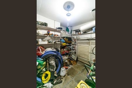 Casa à venda com 345m², 5 quartos e 6 vagas Casa à venda com 345m², 5 quartos e 6 vagasDepósito