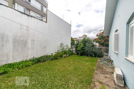 Casa à venda com 345m², 5 quartos e 6 vagas Casa à venda com 345m², 5 quartos e 6 vagasÁrea Externa