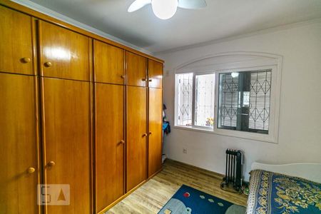 Casa à venda com 345m², 5 quartos e 6 vagas Casa à venda com 345m², 5 quartos e 6 vagasQuarto 4