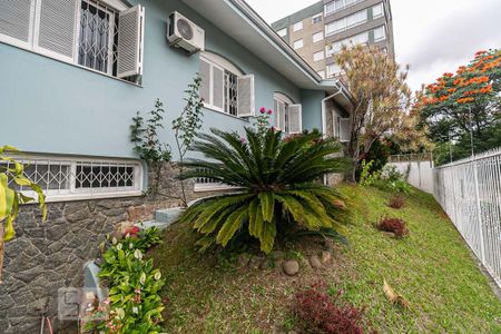 Casa à venda com 345m², 5 quartos e 6 vagas Casa à venda com 345m², 5 quartos e 6 vagasÁrea Externa
