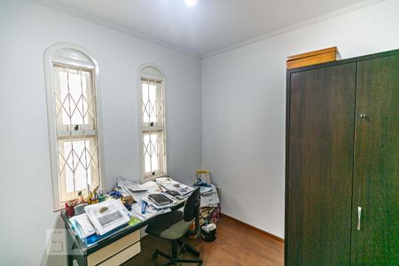 Casa à venda com 345m², 5 quartos e 6 vagas Casa à venda com 345m², 5 quartos e 6 vagasQuarto 2