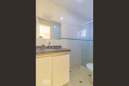 Banheiro de apartamento para alugar com 1 quarto, 55m² em Rebouças, Curitiba