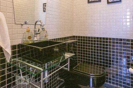 Lavabo de apartamento para alugar com 3 quartos, 144m² em Vila Ipojuca, São Paulo