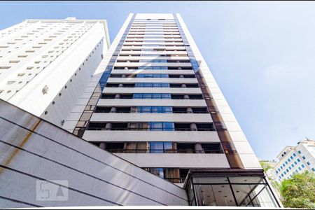 Studio para alugar com 28m², 1 quarto e 1 vaga Studio para alugar com 28m², 1 quarto e 1 vagaFachada