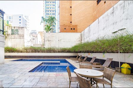 Studio para alugar com 28m², 1 quarto e 1 vaga Studio para alugar com 28m², 1 quarto e 1 vagaPiscina