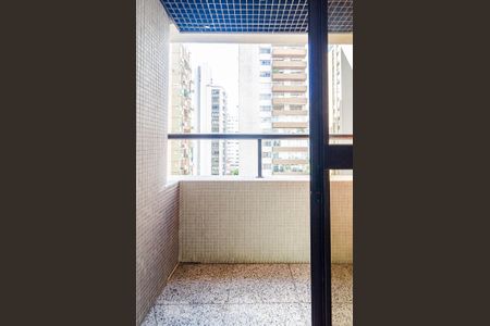 Studio para alugar com 28m², 1 quarto e 1 vaga Studio para alugar com 28m², 1 quarto e 1 vagaVaranda