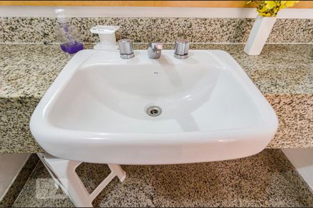 Studio para alugar com 28m², 1 quarto e 1 vaga Studio para alugar com 28m², 1 quarto e 1 vagaPia