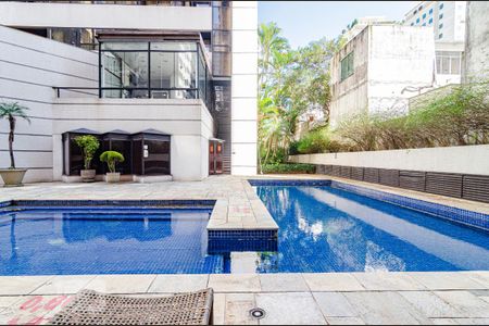 Studio para alugar com 28m², 1 quarto e 1 vaga Studio para alugar com 28m², 1 quarto e 1 vagaPiscina