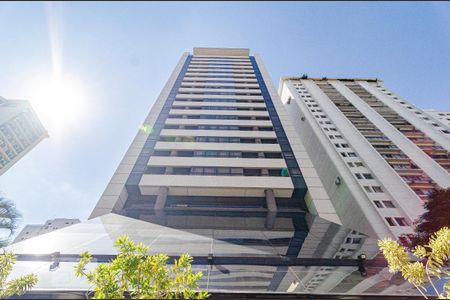 Studio para alugar com 28m², 1 quarto e 1 vaga Studio para alugar com 28m², 1 quarto e 1 vagaFachada