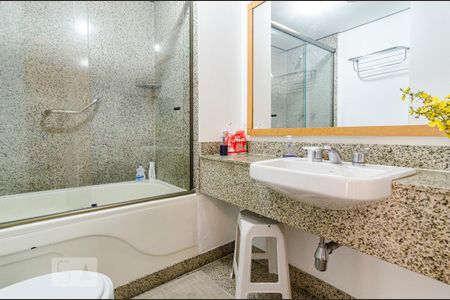 Studio para alugar com 28m², 1 quarto e 1 vaga Studio para alugar com 28m², 1 quarto e 1 vagaBanheiro