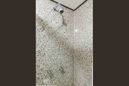 Studio para alugar com 28m², 1 quarto e 1 vaga Studio para alugar com 28m², 1 quarto e 1 vagaChuveiro