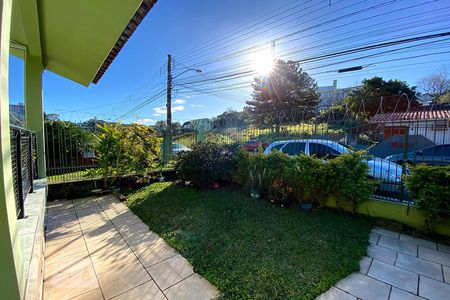 Casa à venda com 196m², 5 quartos e 1 vaga Casa à venda com 196m², 5 quartos e 1 vagaPátio