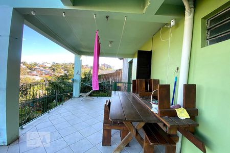 Casa à venda com 196m², 5 quartos e 1 vaga Casa à venda com 196m², 5 quartos e 1 vagaSacada