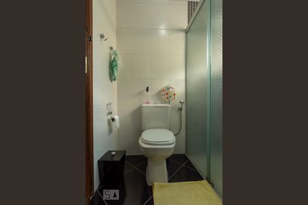 Casa à venda com 180m², 5 quartos e 2 vagasBANHEIRO