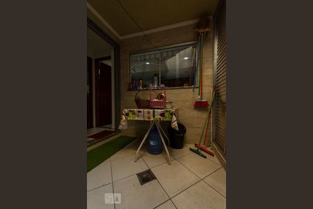 Casa à venda com 180m², 5 quartos e 2 vagasAREA EXTERNA