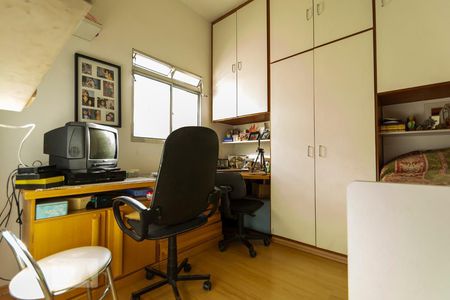 Casa à venda com 180m², 5 quartos e 2 vagasQUARTO 4