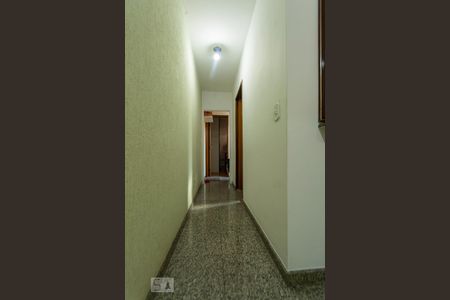 Casa à venda com 180m², 5 quartos e 2 vagasCORREDOR