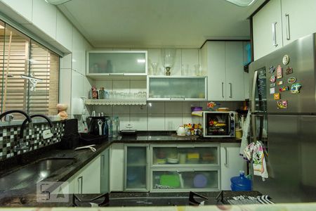 Casa à venda com 180m², 5 quartos e 2 vagasCOZINHA