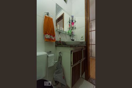 Casa à venda com 180m², 5 quartos e 2 vagasBANHEIRO SUITE