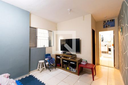 Casa à venda com 250m², 4 quartos e 2 vagasSala - Casa 2