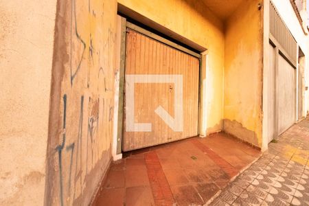 Casa à venda com 250m², 4 quartos e 2 vagasFachada do Imóvel - Garagem