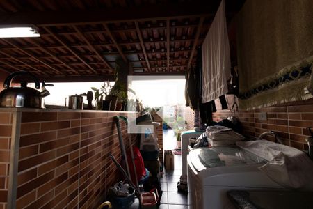 Casa à venda com 250m², 4 quartos e 2 vagasLavanderia