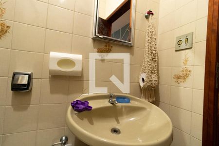 Casa à venda com 250m², 4 quartos e 2 vagasBanheiro