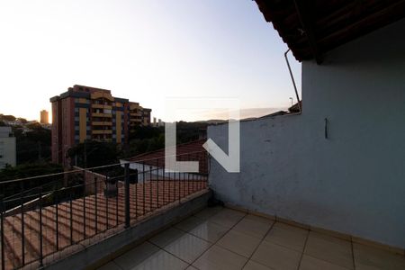 Casa à venda com 250m², 4 quartos e 2 vagasVaranda Quarto 1 - Suíte