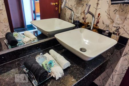 Apartamento à venda com 141m², 3 quartos e 3 vagas Apartamento à venda com 141m², 3 quartos e 3 vagasLavabo