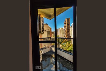 Apartamento à venda com 141m², 3 quartos e 3 vagas Apartamento à venda com 141m², 3 quartos e 3 vagasSacada da Suíte