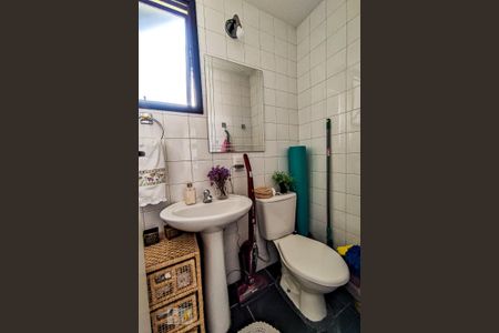 Apartamento à venda com 141m², 3 quartos e 3 vagas Apartamento à venda com 141m², 3 quartos e 3 vagasBanheiro de Serviço