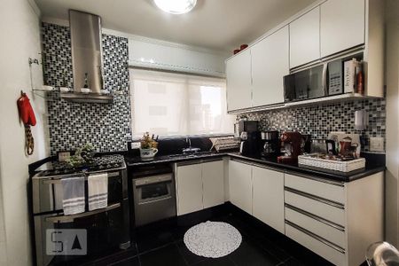 Apartamento à venda com 141m², 3 quartos e 3 vagas Apartamento à venda com 141m², 3 quartos e 3 vagasCozinha