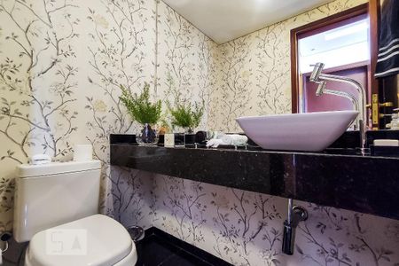 Apartamento à venda com 141m², 3 quartos e 3 vagas Apartamento à venda com 141m², 3 quartos e 3 vagasLavabo