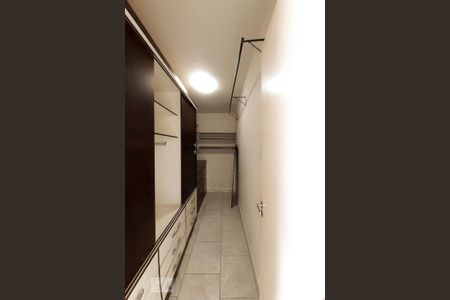 Apartamento à venda com 130m², 4 quartos e 2 vagasCloset do quarto