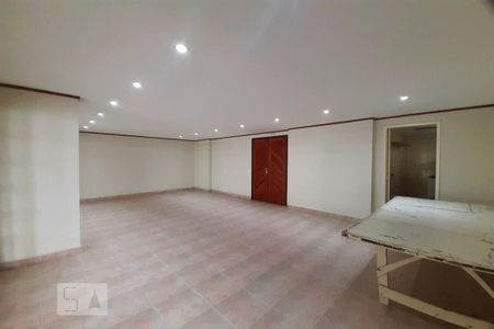 Apartamento à venda com 130m², 4 quartos e 2 vagasÁrea comum - Salão de festas