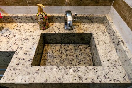 Apartamento à venda com 98m², 3 quartos e 1 vaga Apartamento à venda com 98m², 3 quartos e 1 vagaBanheiro