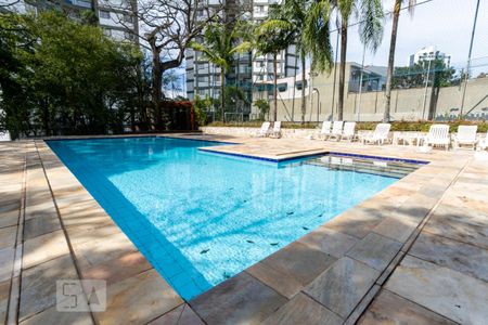 Apartamento à venda com 98m², 3 quartos e 1 vaga Apartamento à venda com 98m², 3 quartos e 1 vagaÁrea comum - Piscina